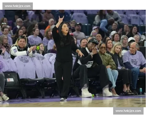 历史性突破！尼克斯瞄准南卡三冠教头，NBA 或迎首位女主帅